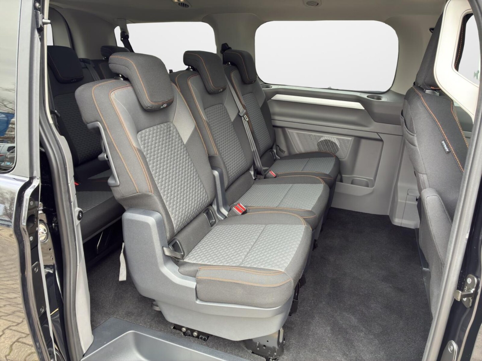Volkswagen Caravelle – Bild 13