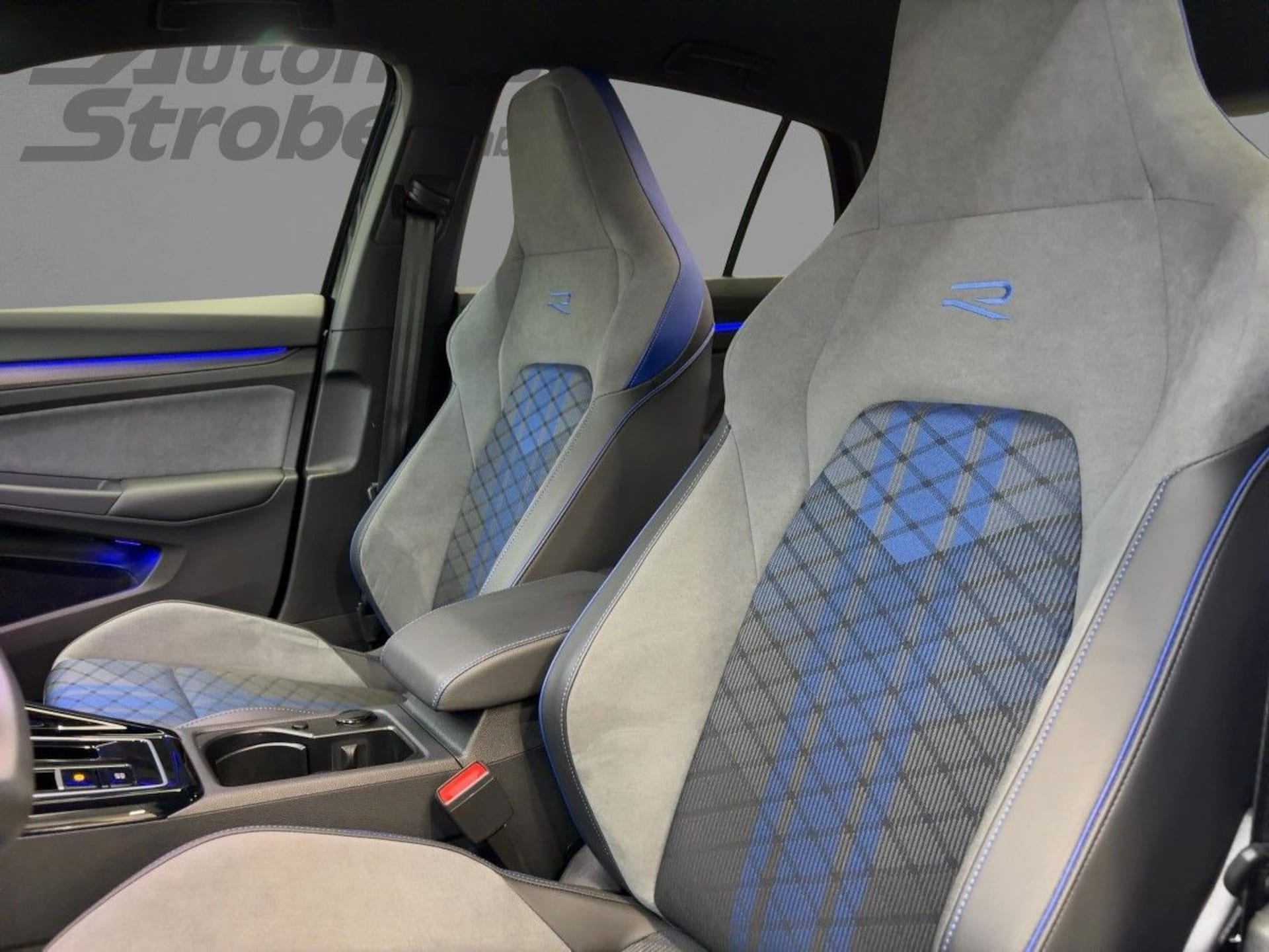 Volkswagen Golf R Black Edition