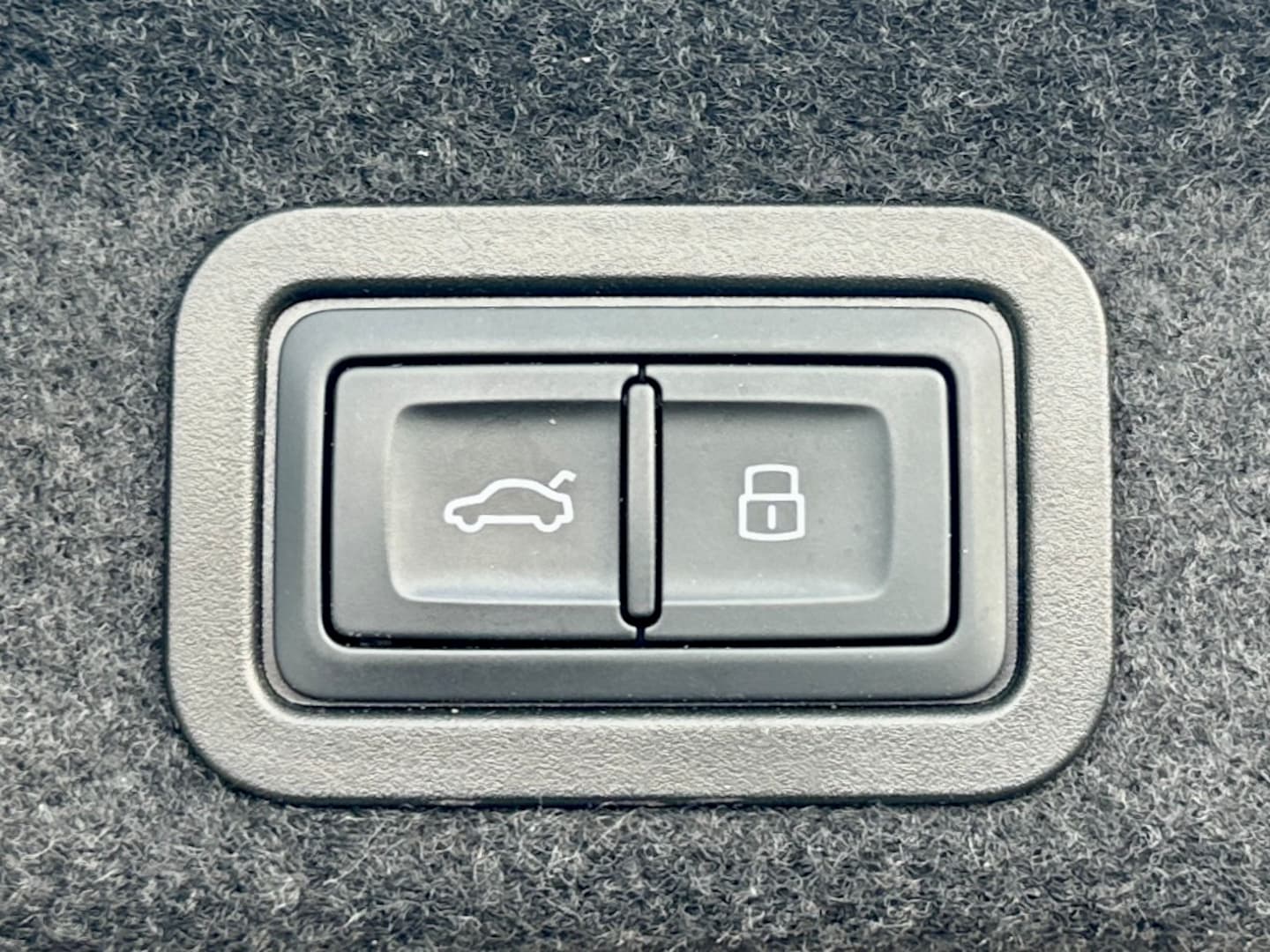 Bild über Audi S6 Limousine TDI quattro tiptronic - für weitere Informationen kontaktieren Sie den Audi Partner