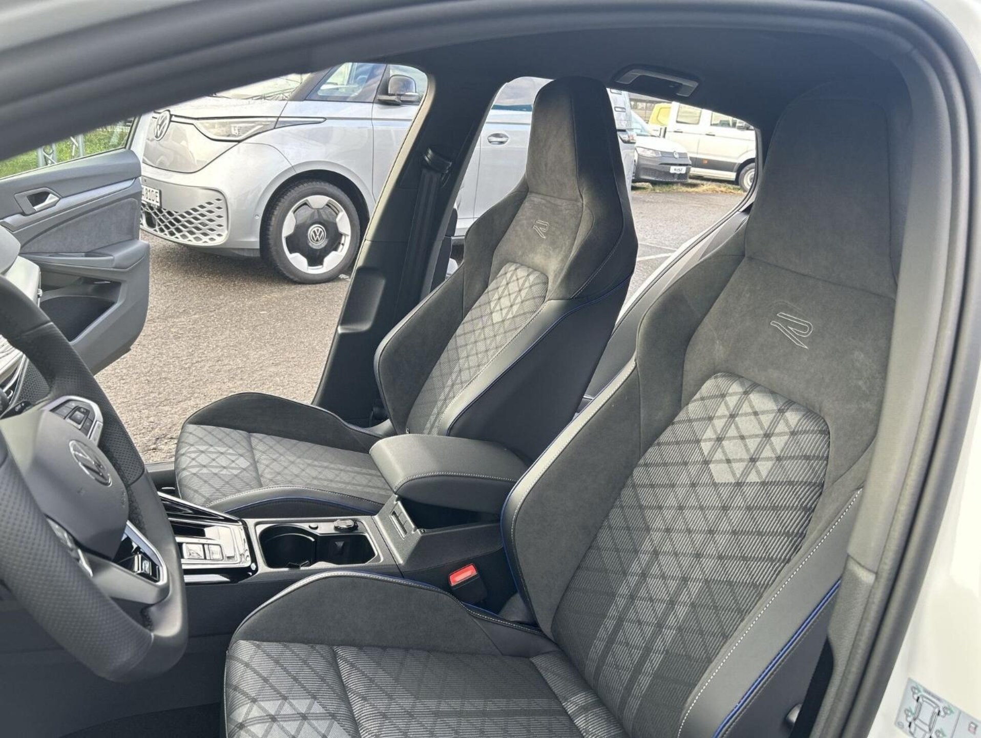 Volkswagen Golf R-Line