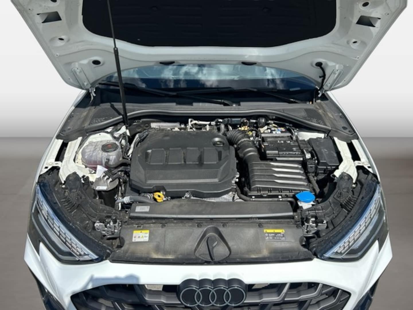 Bild über Audi A3 Sportback S line 35 TDI S tronic - für weitere Informationen kontaktieren Sie den Audi Partner