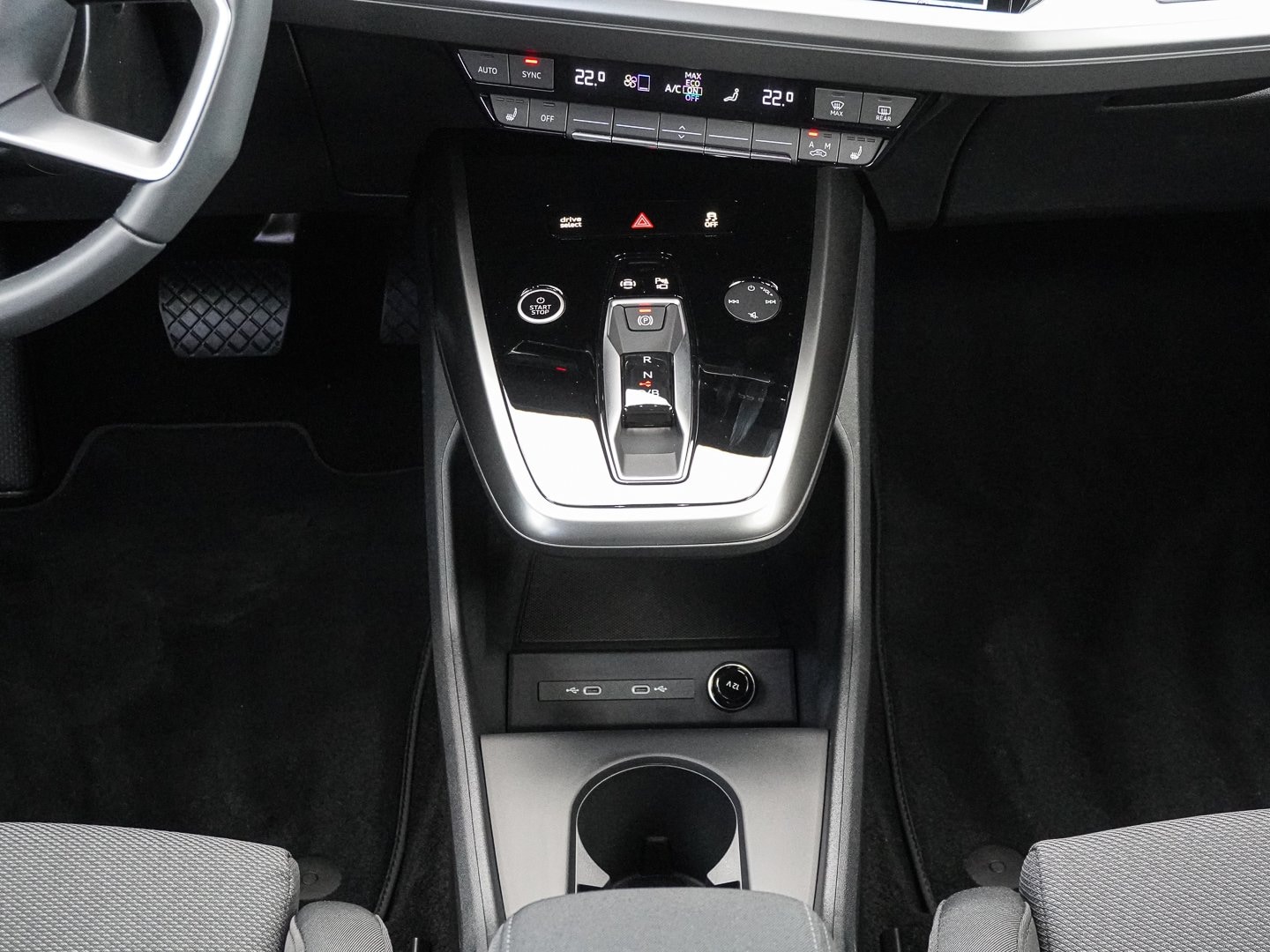 Bild über Audi Q4 Sportback e-tron 45 e-tron - für weitere Informationen kontaktieren Sie den Audi Partner