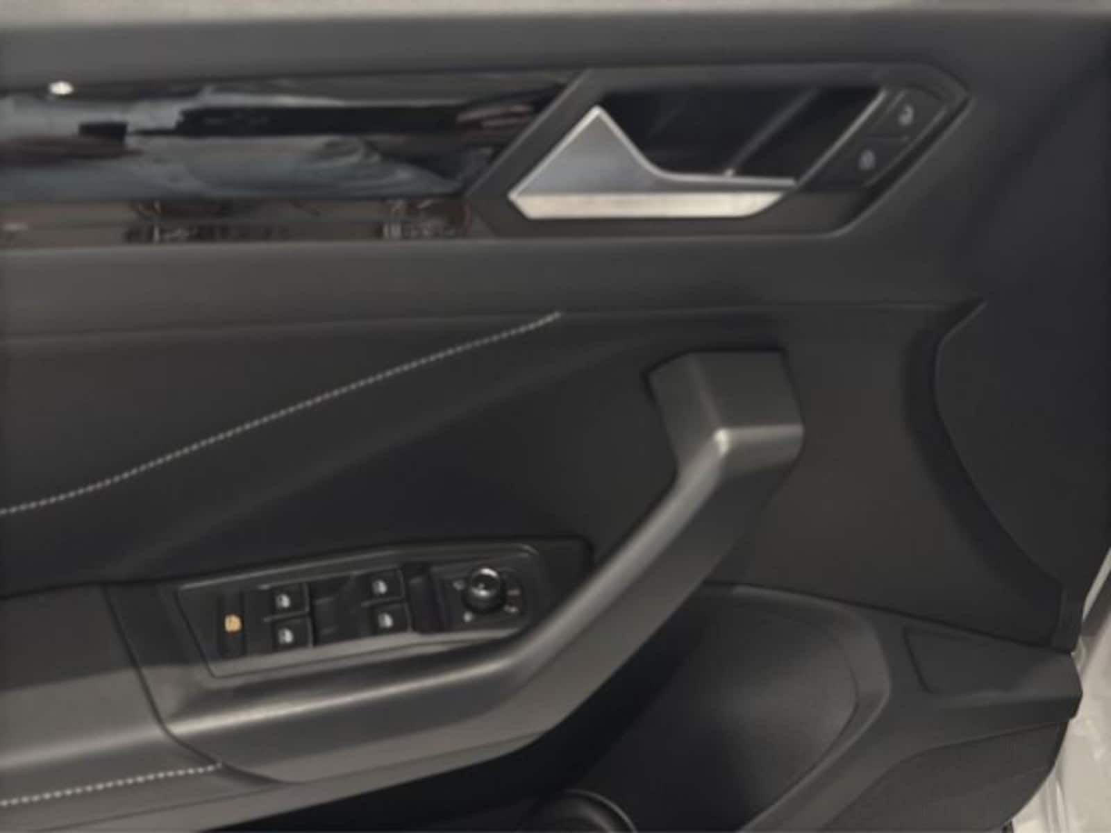 Volkswagen T-Roc – Bild 8