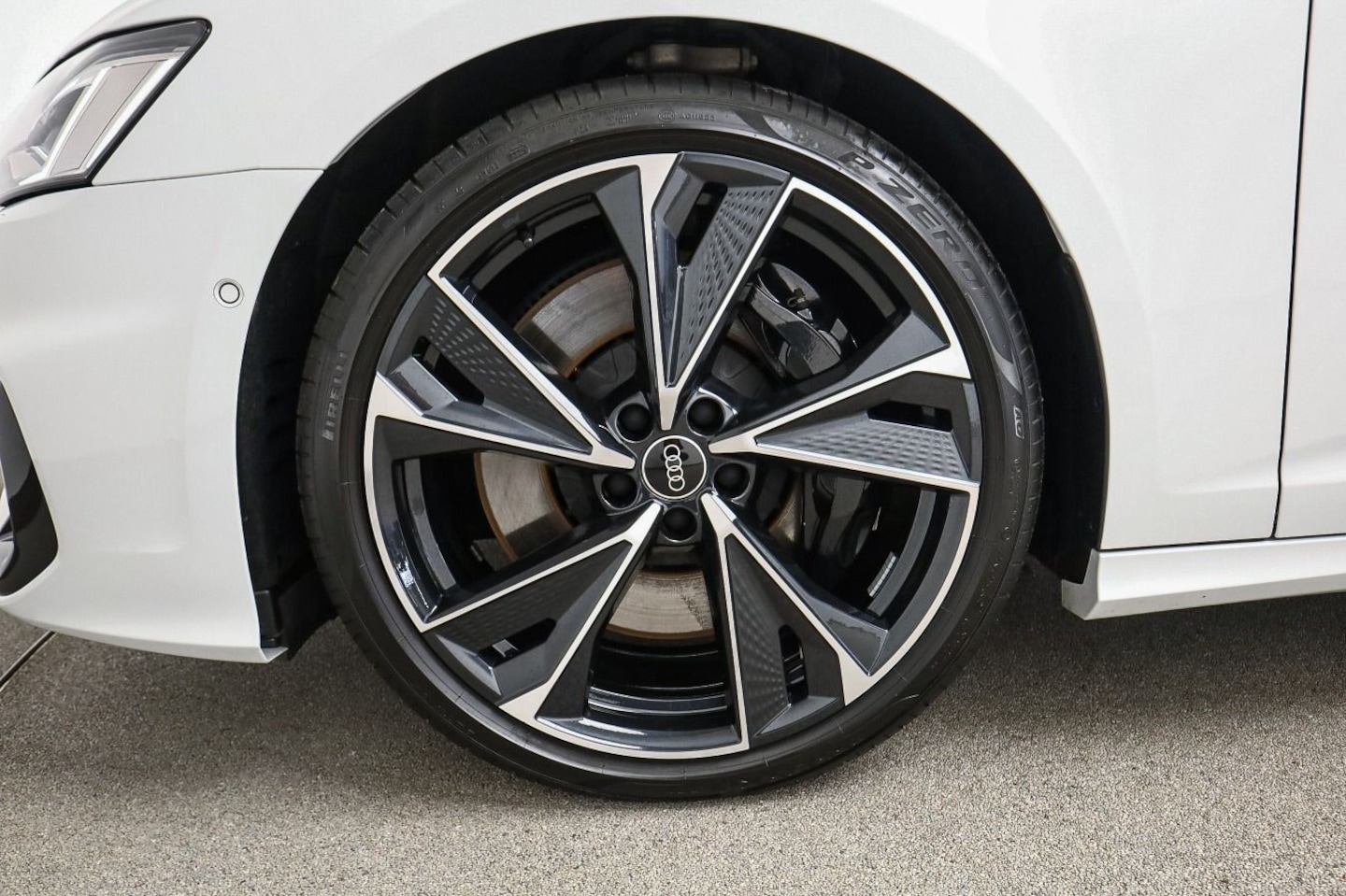 Bild über Audi S6 Avant TDI quattro tiptronic - für weitere Informationen kontaktieren Sie den Audi Partner