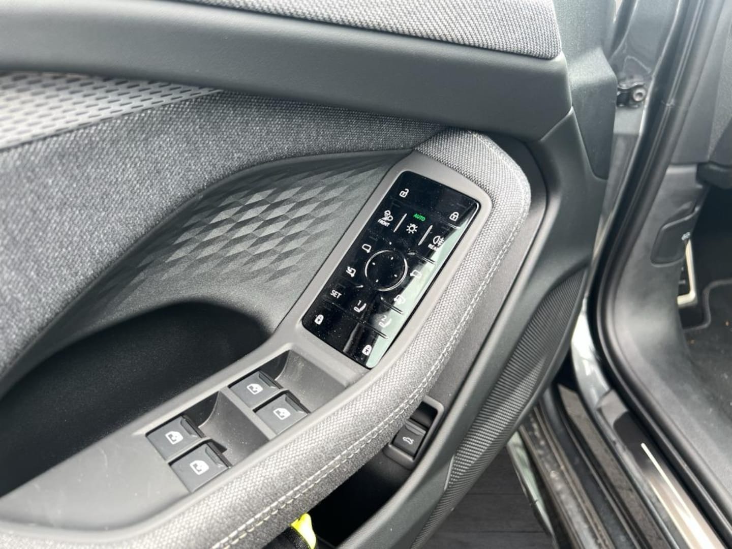 Bild über Audi A6 Avant edition one TDI quattro 150 kWS tronic - für weitere Informationen kontaktieren Sie den Audi Partner