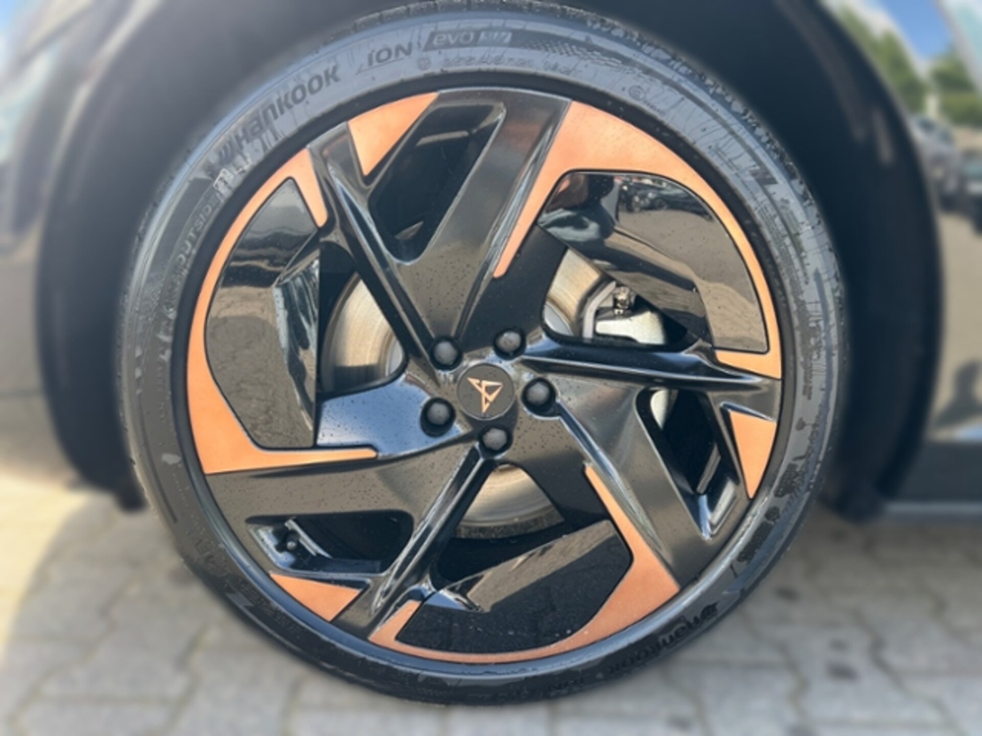 CUPRA Tavascan VZ