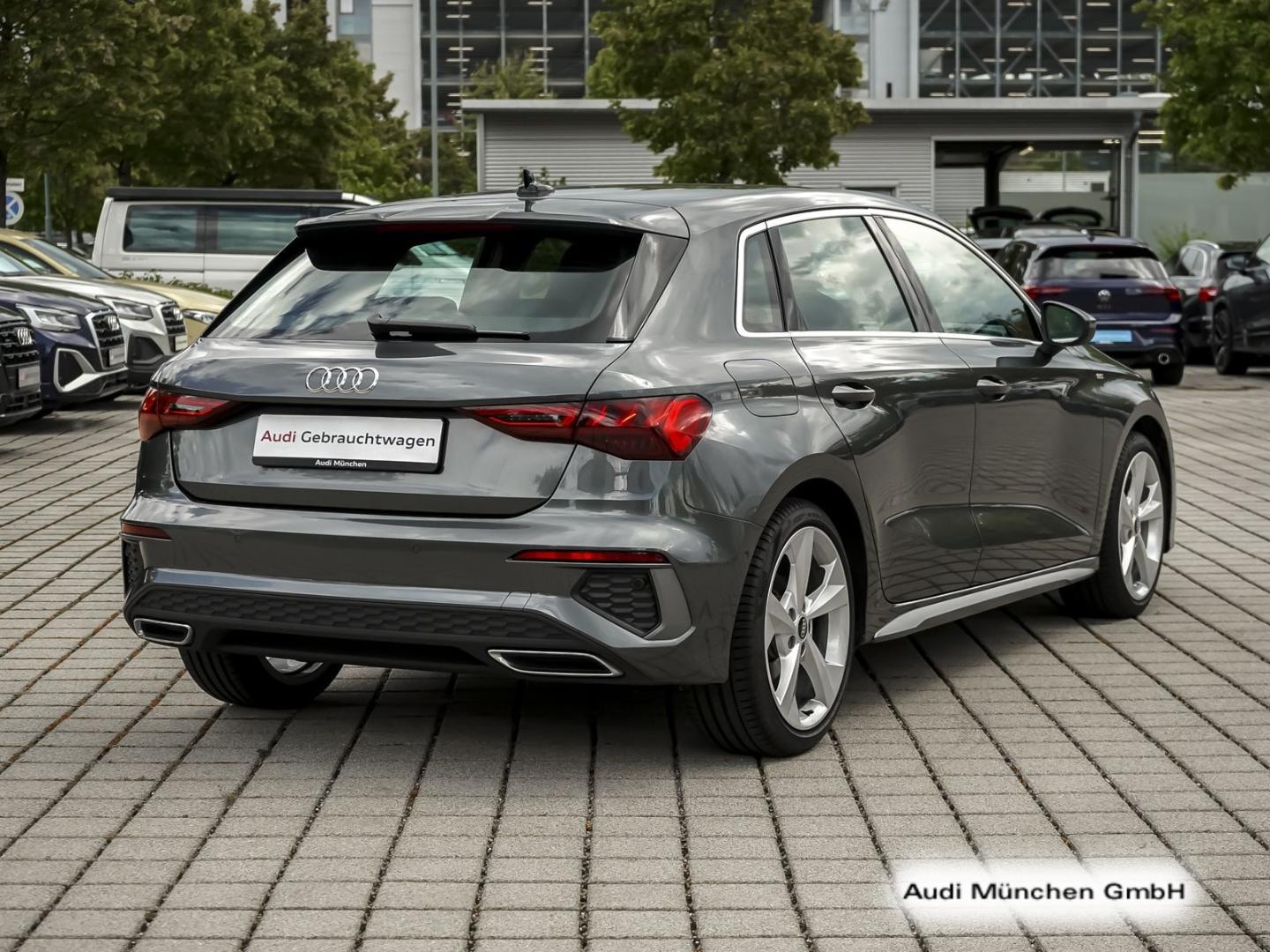 Bild über Audi A3 Sportback S line 35 TFSI Schaltgetriebe - für weitere Informationen kontaktieren Sie den Audi Partner