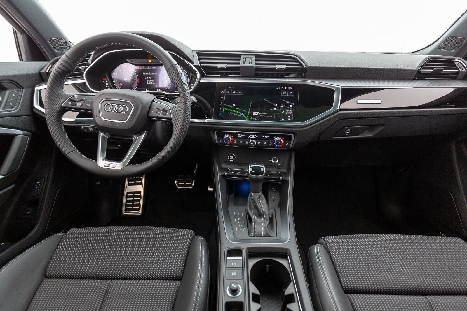 Image about Audi Q3 S line 45 TFSI quattro S tronic
