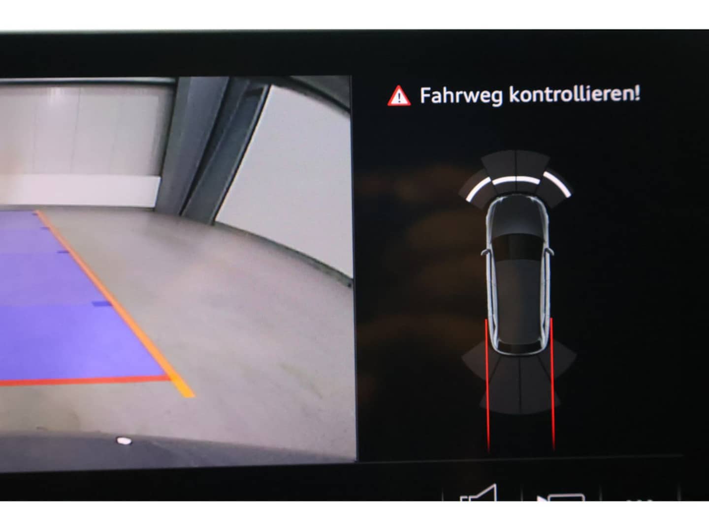 Bild über Audi RS 4 Avant quattro tiptronic - für weitere Informationen kontaktieren Sie den Audi Partner