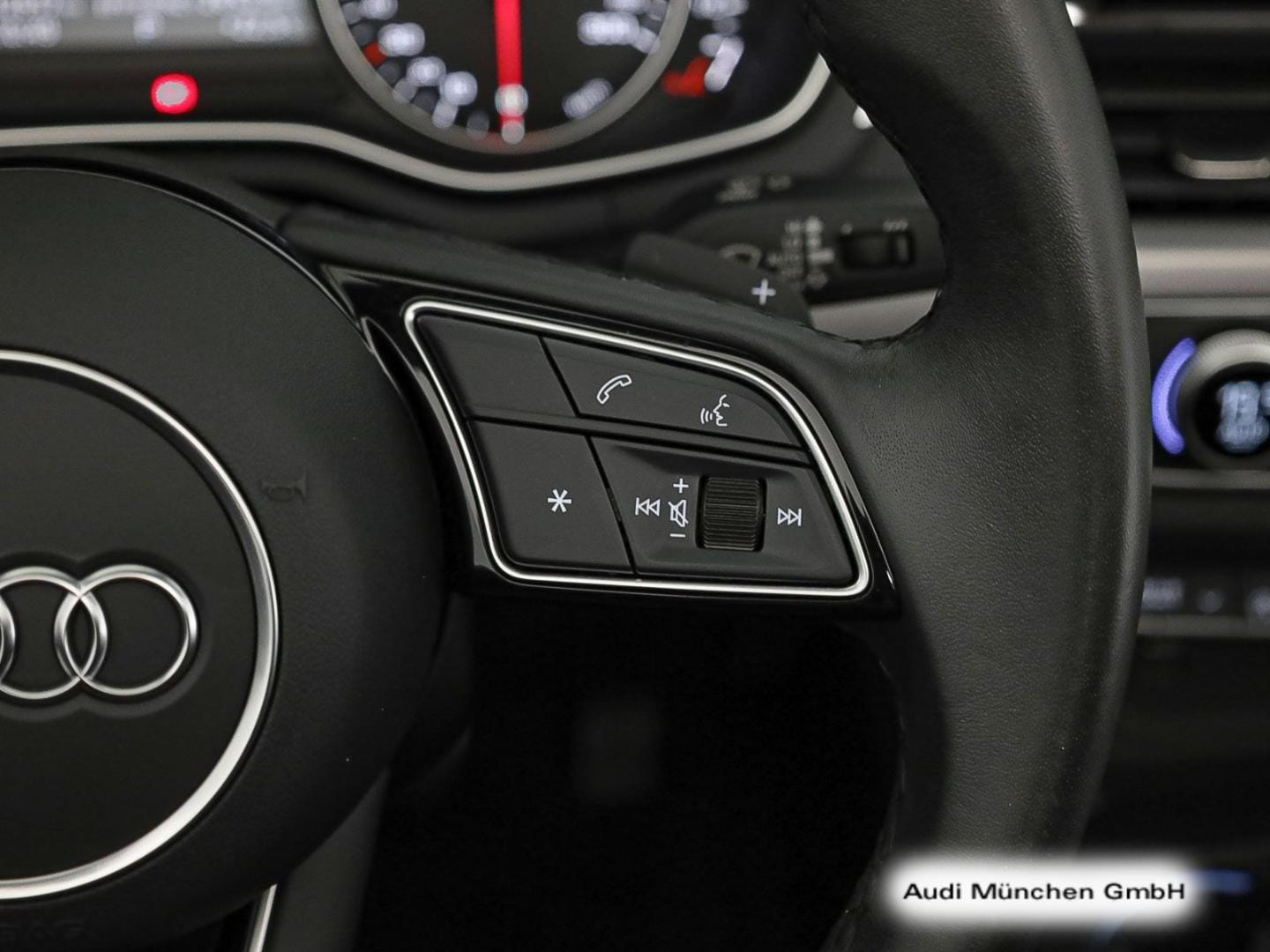 Bild über Audi A5 Cabriolet S line 40 TFSI S tronic - für weitere Informationen kontaktieren Sie den Audi Partner