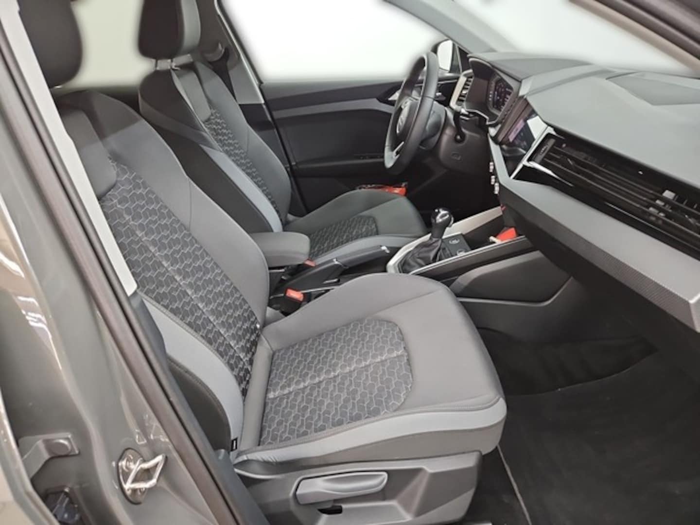 Bild über Audi A1 Sportback S line 25 TFSI S tronic - für weitere Informationen kontaktieren Sie den Audi Partner