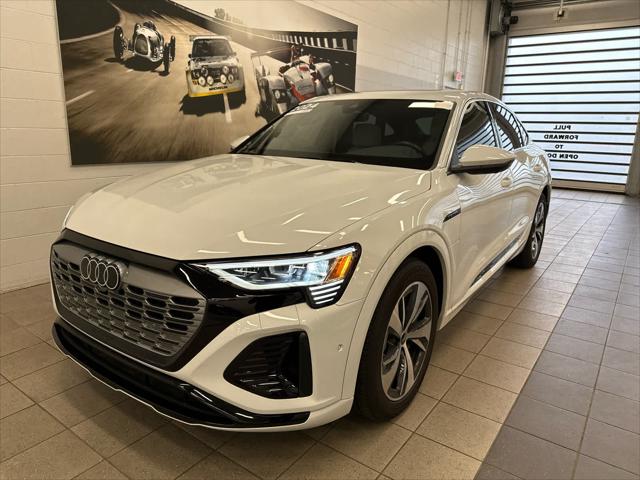 2024 AUDI Q8 - Image 1