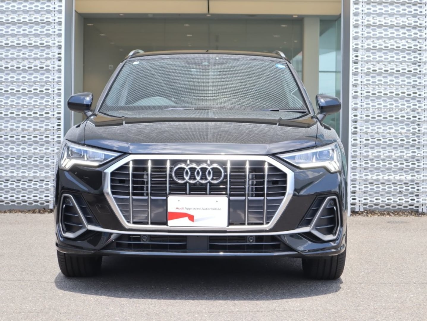 Audi Q3 35 TFSI S line 110(150) kW(PS) S tronic for more details contact your dealer