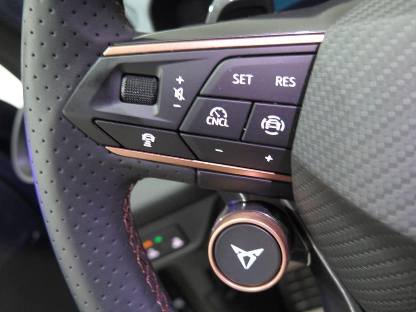 CUPRA Terramar 1.5 TSI e-Hybrid DSG 150 kW (204 CV) — photo 9