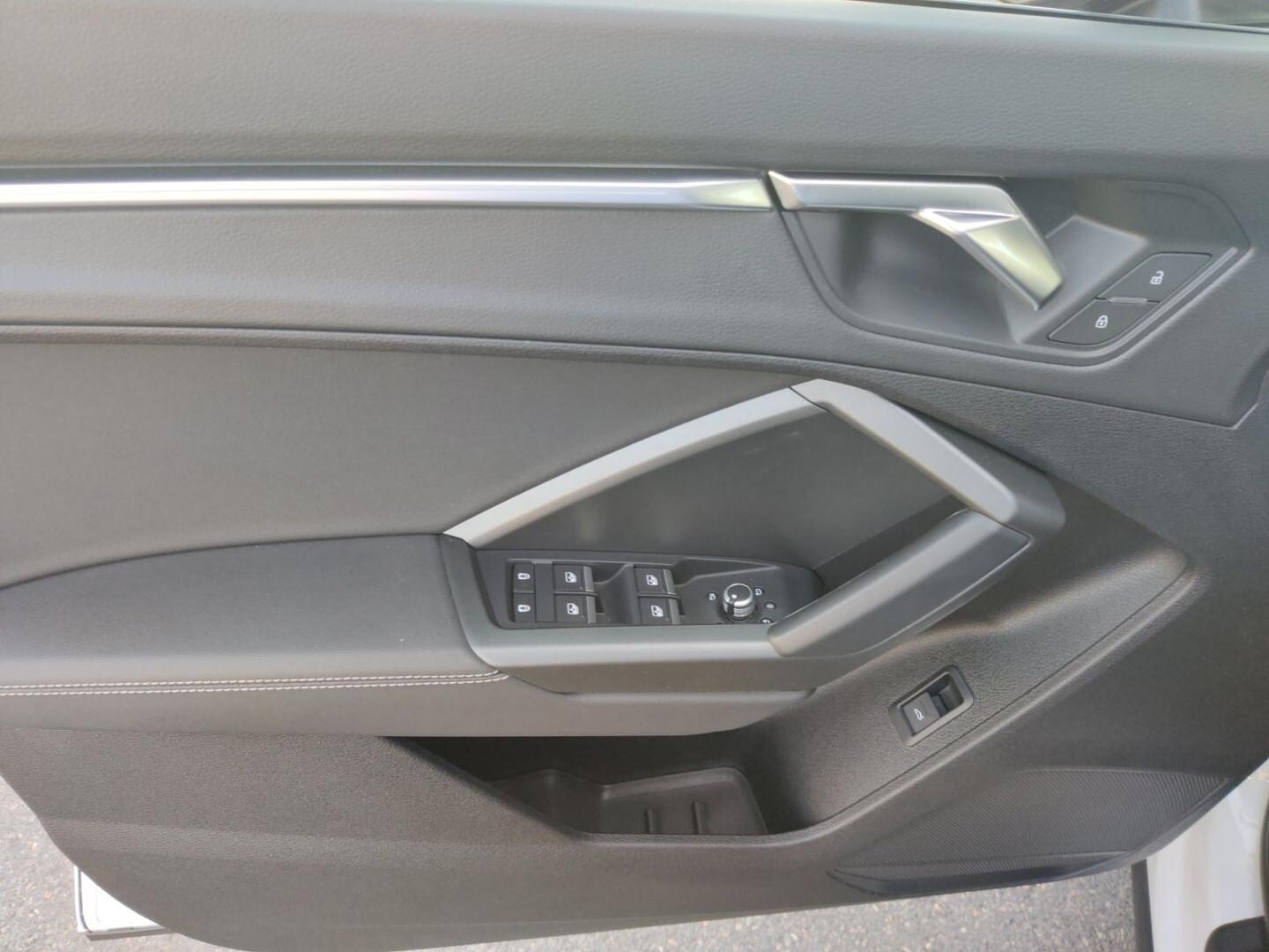 Bild über Audi Q3 Sportback S line 40 TDI quattro S tronic - für weitere Informationen kontaktieren Sie den Audi Partner