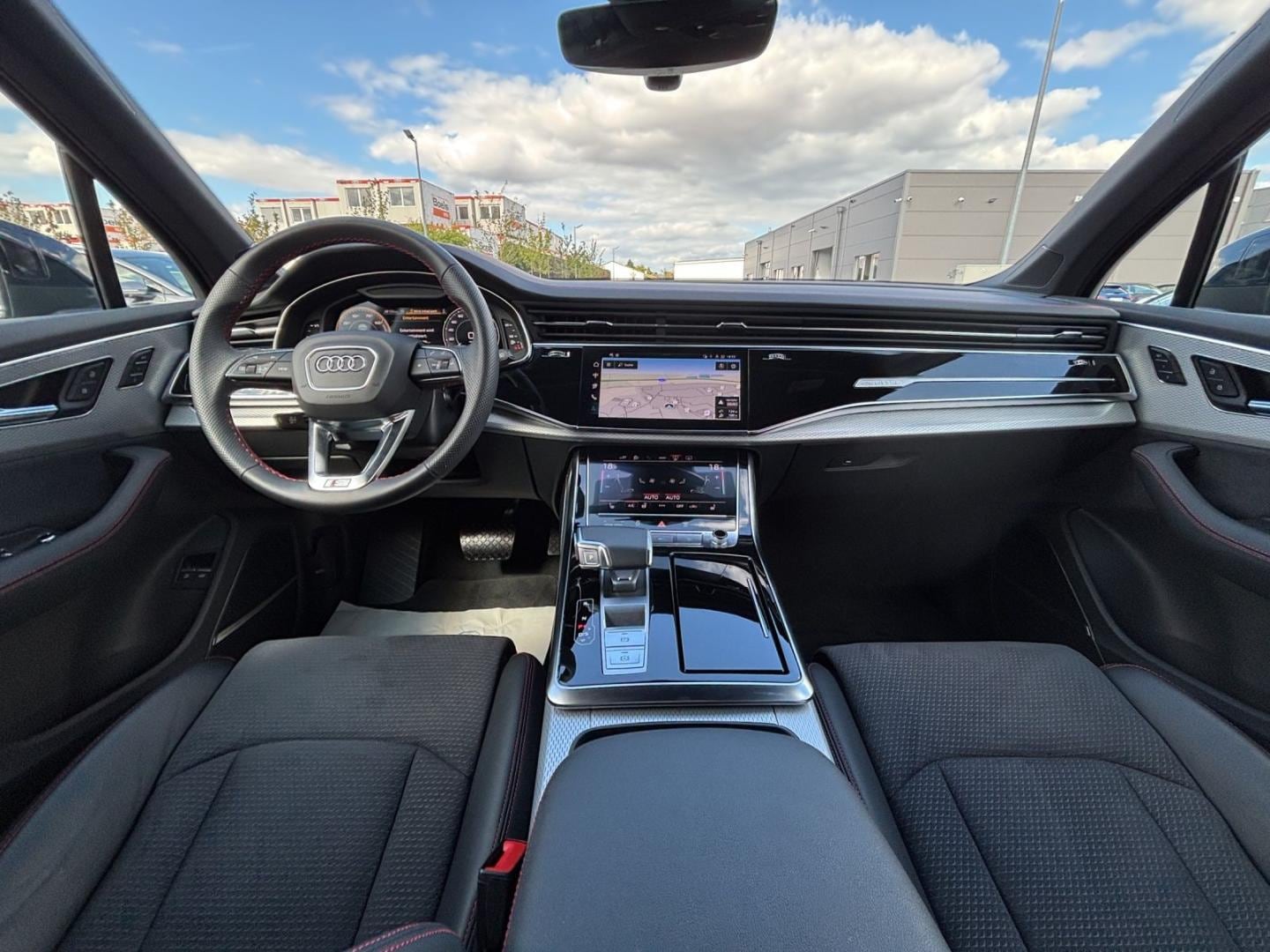 Bild über Audi Q7 SUV TFSI e S line 60 TFSI e quattro tiptronic - für weitere Informationen kontaktieren Sie den Audi Partner