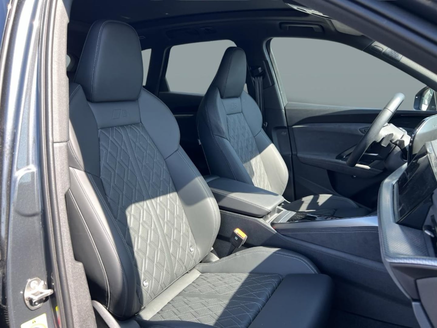 Bild über Audi SQ5 SUV TFSI 270 kW S tronic - für weitere Informationen kontaktieren Sie den Audi Partner