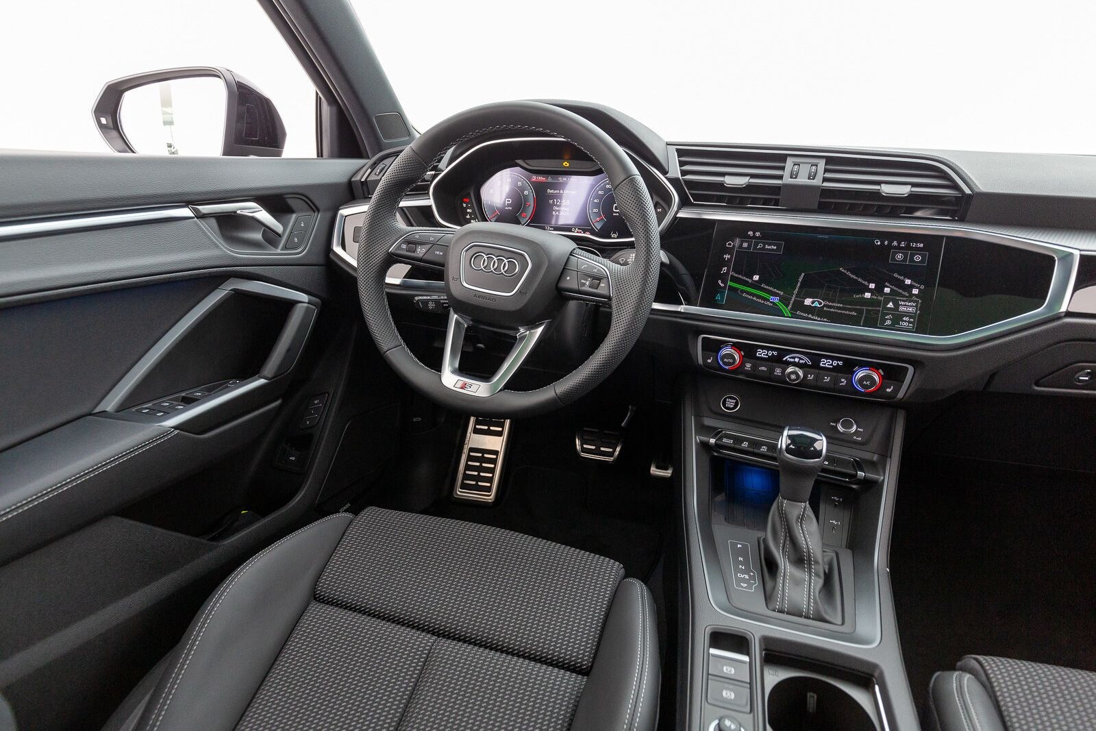 Image about Audi Q3 S line 45 TFSI quattro S tronic