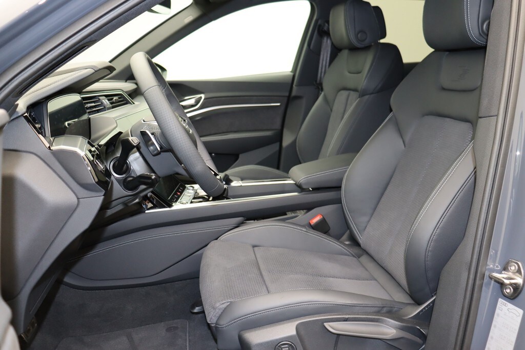 Image about Audi Q8 e-tron S line 55 e-tron quattro