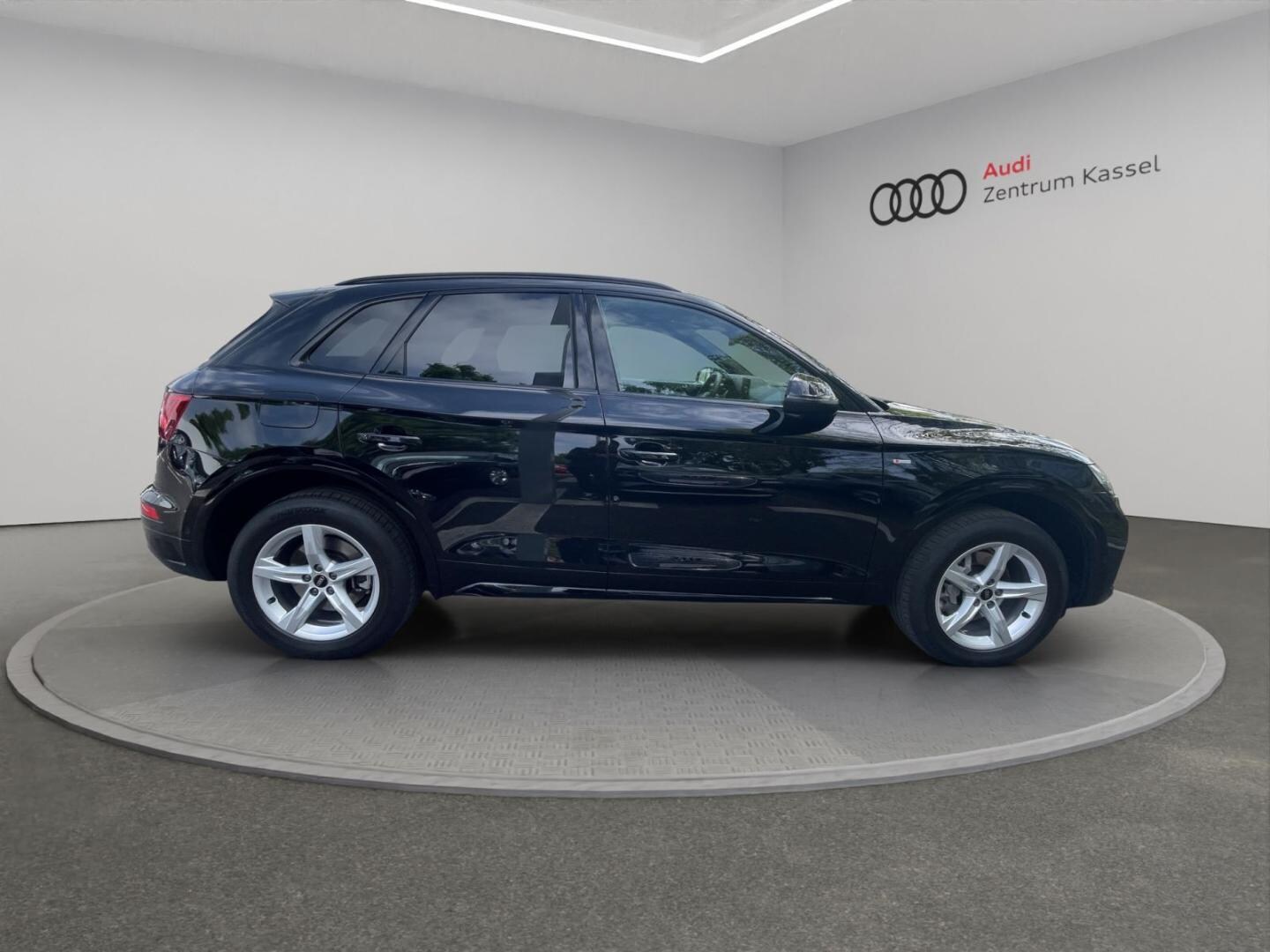 Bild über Audi Q5 40 TDI quattro 150 kW S tronic - für weitere Informationen kontaktieren Sie den Audi Partner