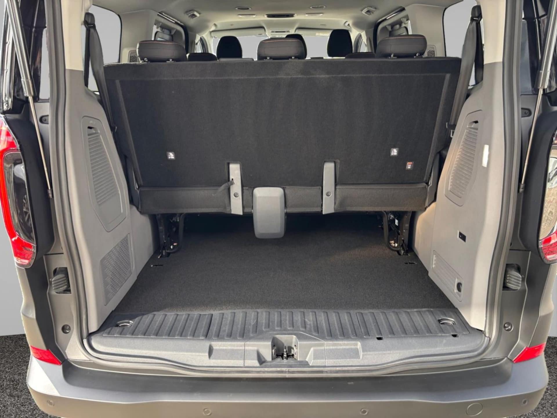 Volkswagen e-Caravelle Life