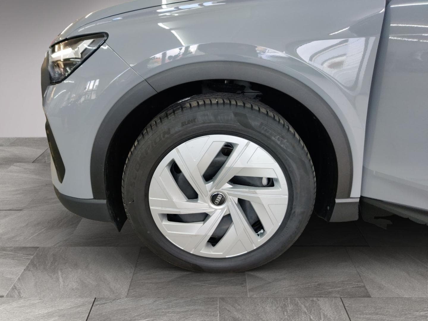 Bild über Audi Q4 e-tron 40 e-tron - für weitere Informationen kontaktieren Sie den Audi Partner