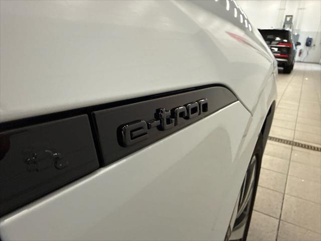 2024 AUDI Q8 - Image 5