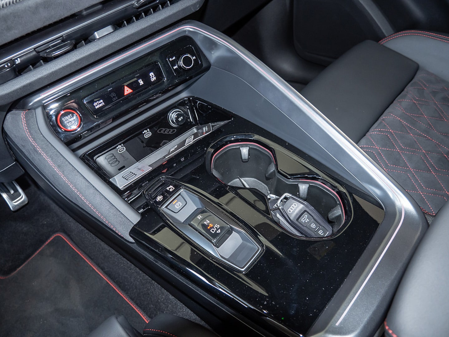 Bild über Audi Q5 SUV TFSI 150 kW S tronic - für weitere Informationen kontaktieren Sie den Audi Partner