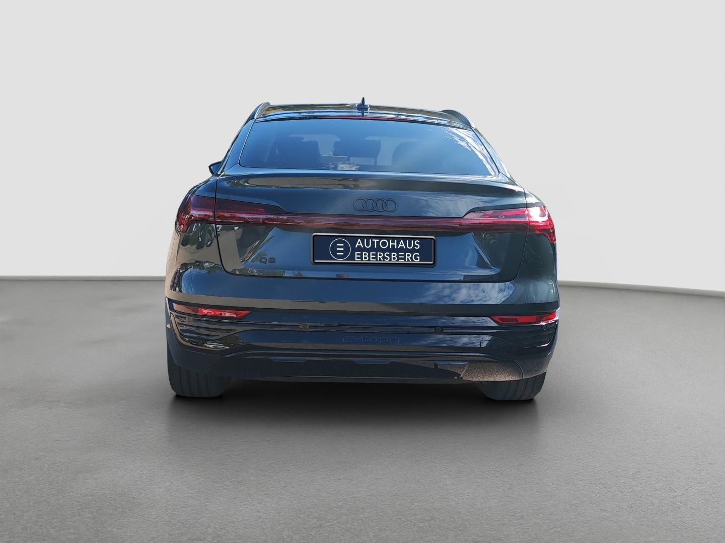 Bild über Audi Q8 Sportback e-tron advanced 50 e-tron quattro - für weitere Informationen kontaktieren Sie den Audi Partner