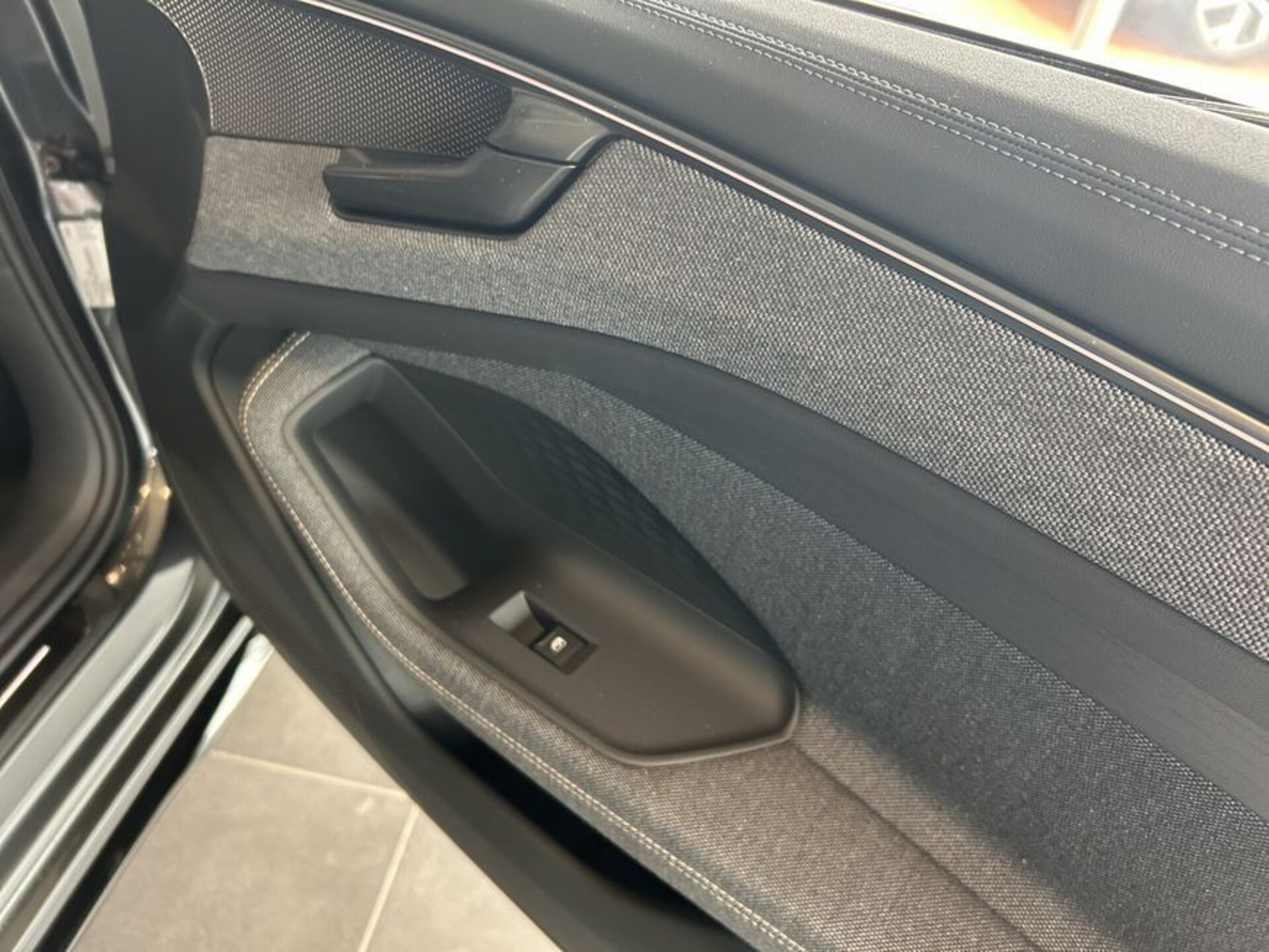 Audi A6 Limousine e-hybrid edition one