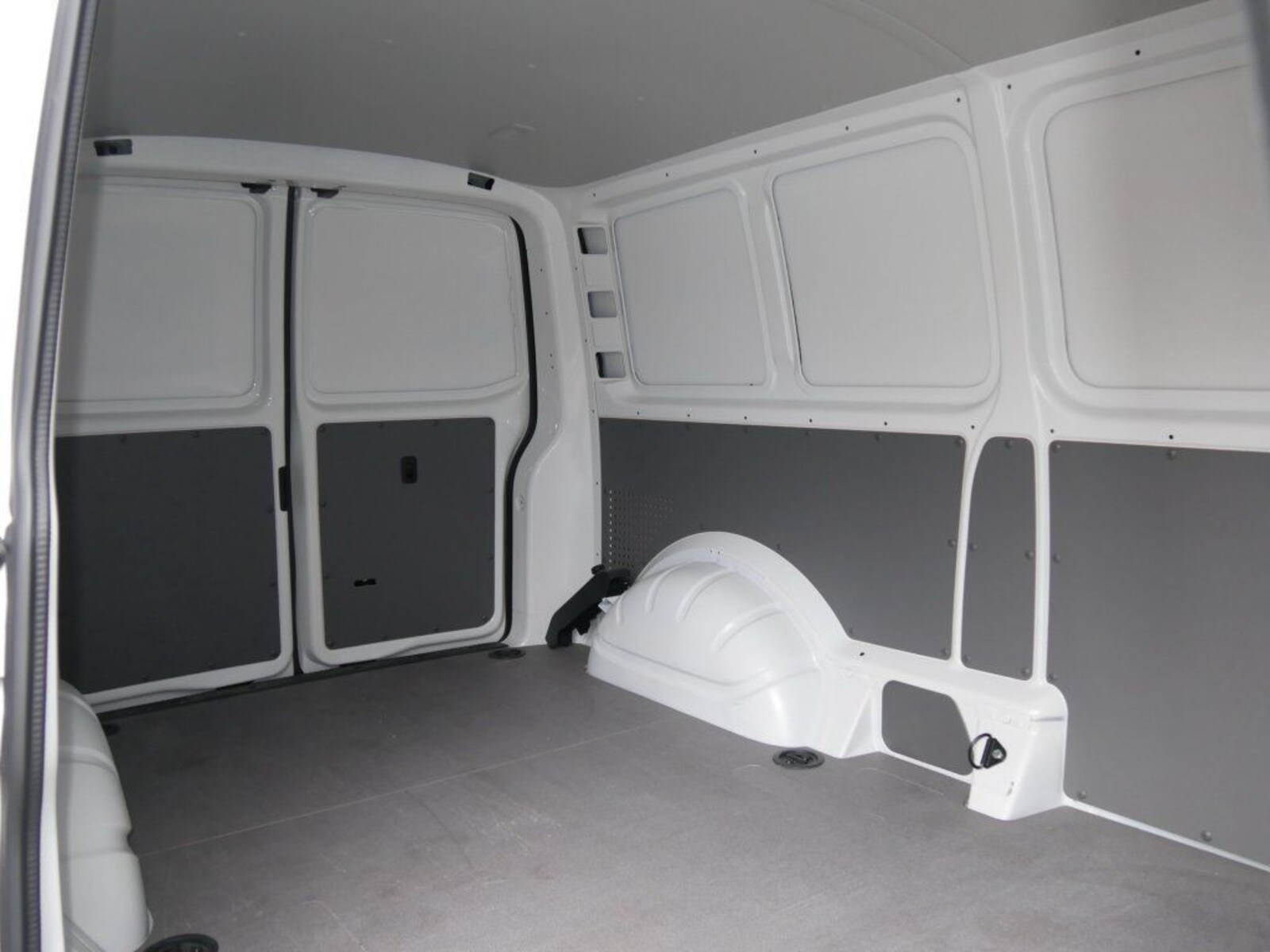 Volkswagen T6.1 Transporter Kasten langer Radstand – Bild 9