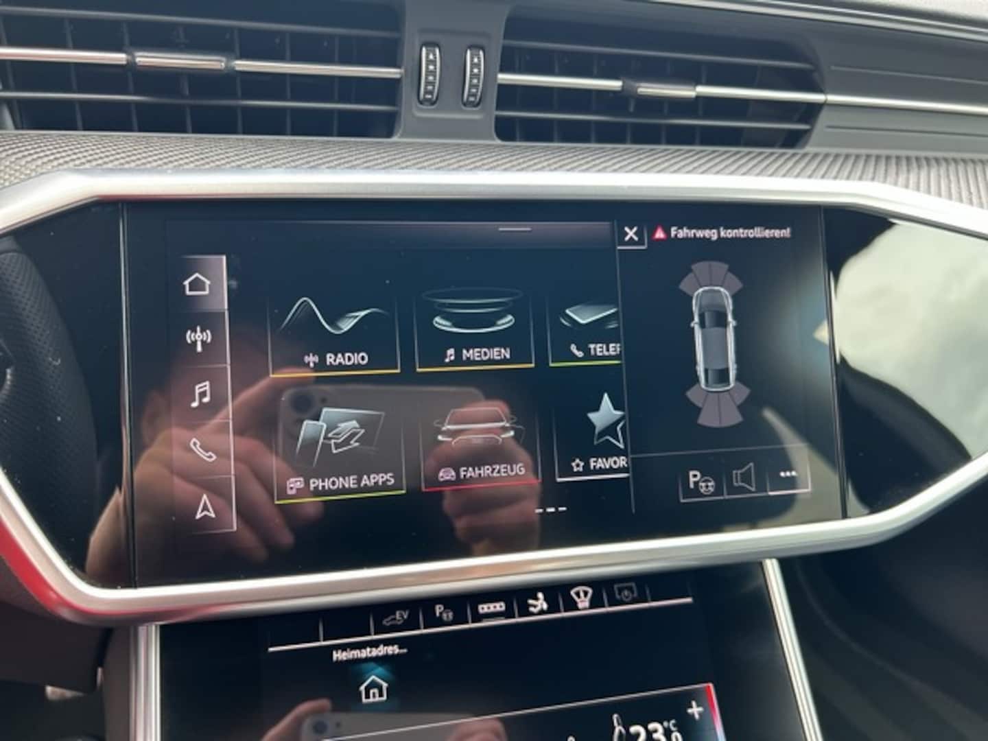 Bild über - für weitere Informationen kontaktieren Sie den Audi Partner