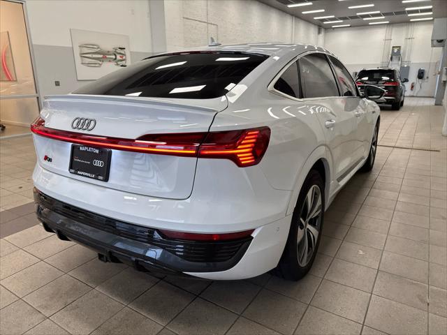 2024 AUDI Q8 - Image 6