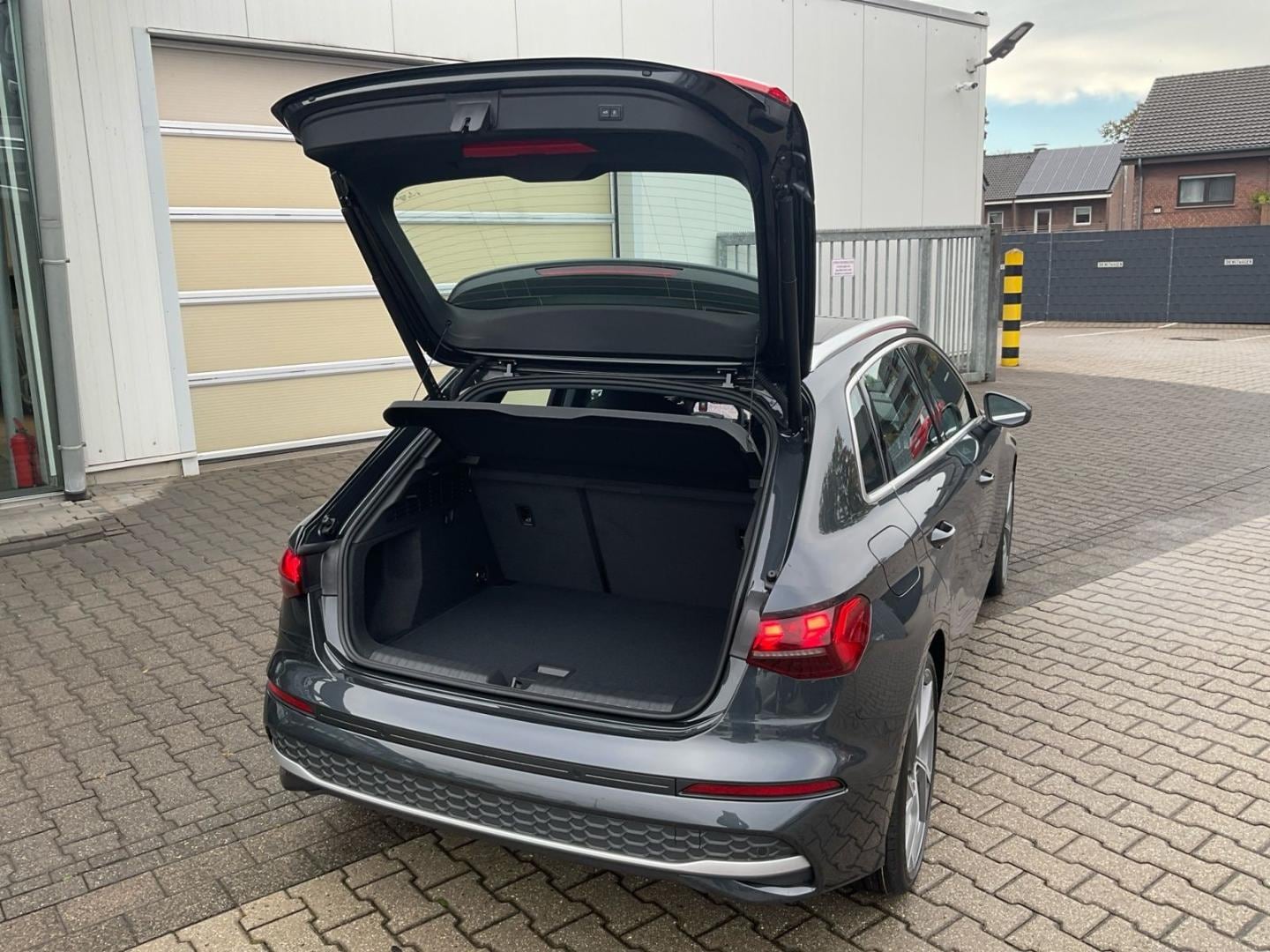 Bild über Audi A3 Sportback advanced 35 TFSI S tronic - für weitere Informationen kontaktieren Sie den Audi Partner