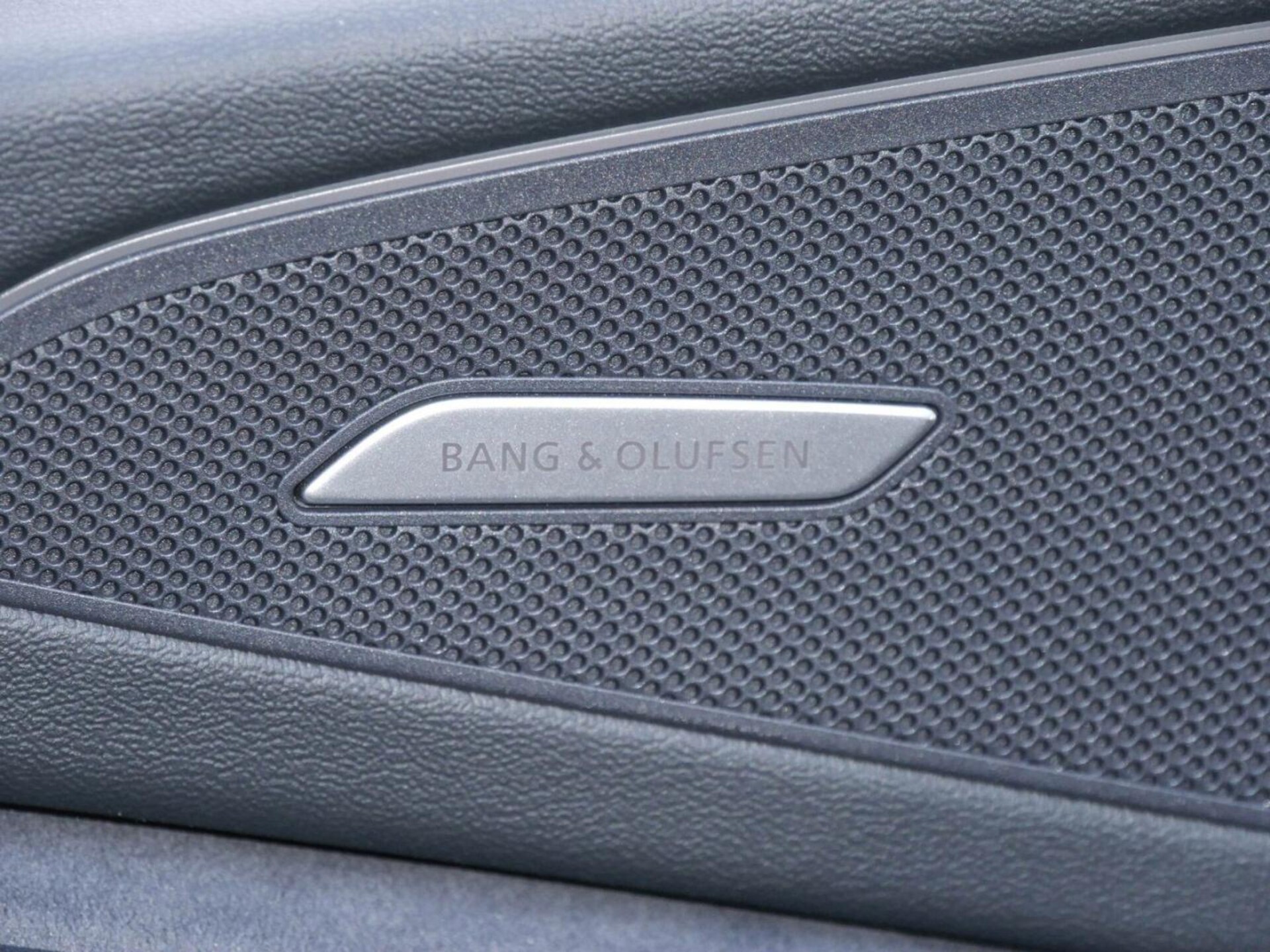 Audi SQ6 SUV e-tron
