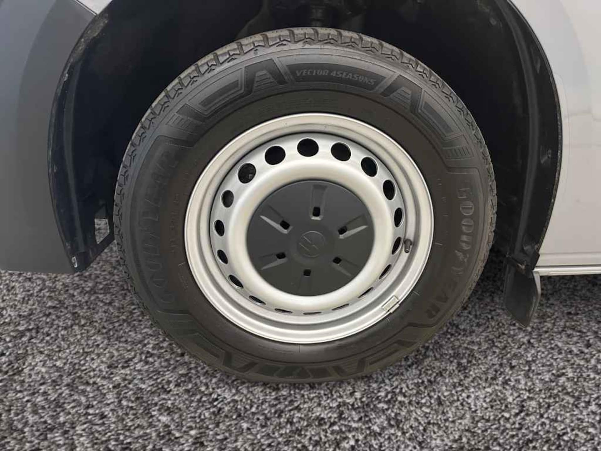 Volkswagen Transporter Kasten langer Radstand