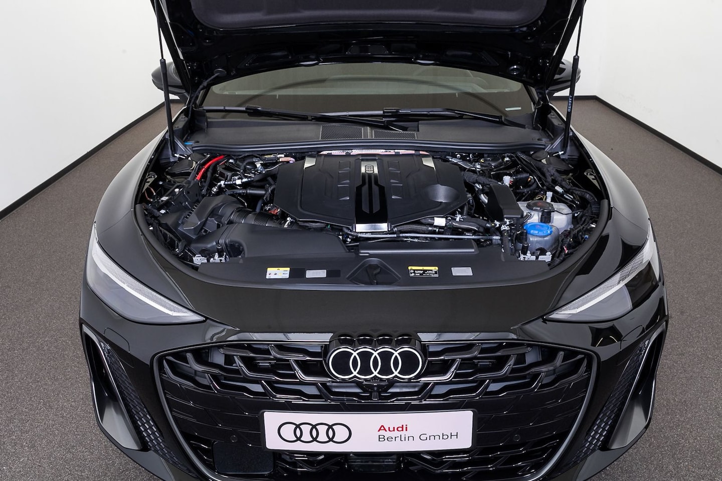Bild über Audi A6 Avant TFSI quattro 270 kW S tronic - für weitere Informationen kontaktieren Sie den Audi Partner