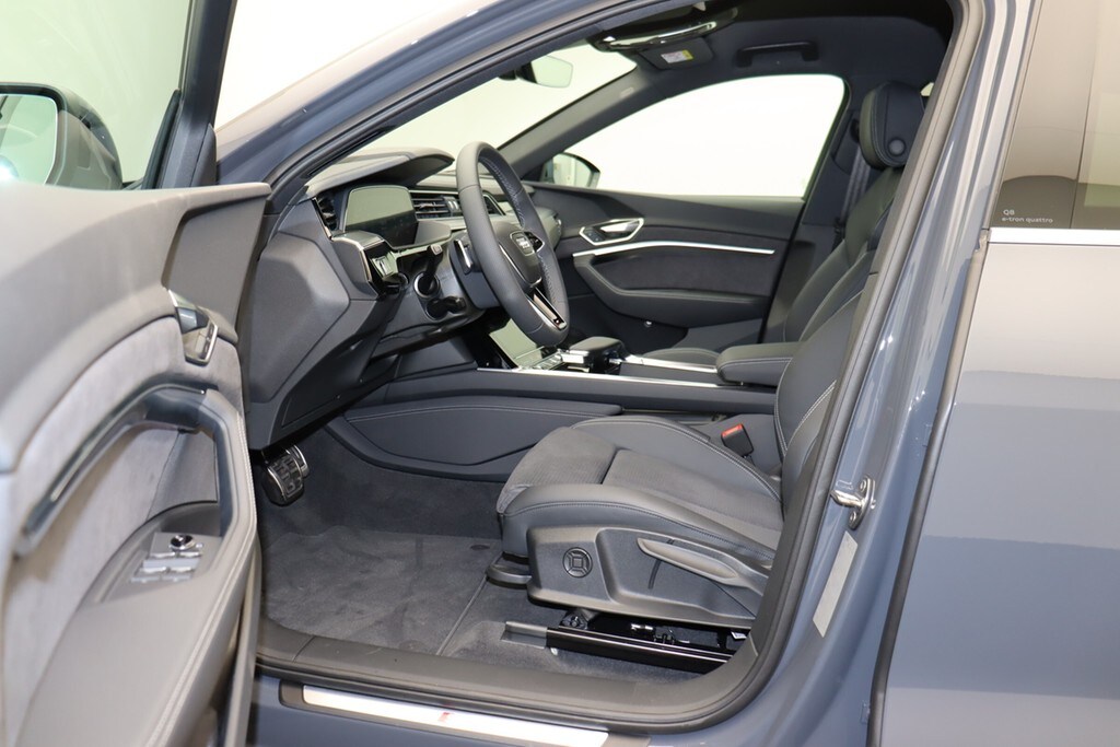 Image about Audi Q8 e-tron S line 55 e-tron quattro