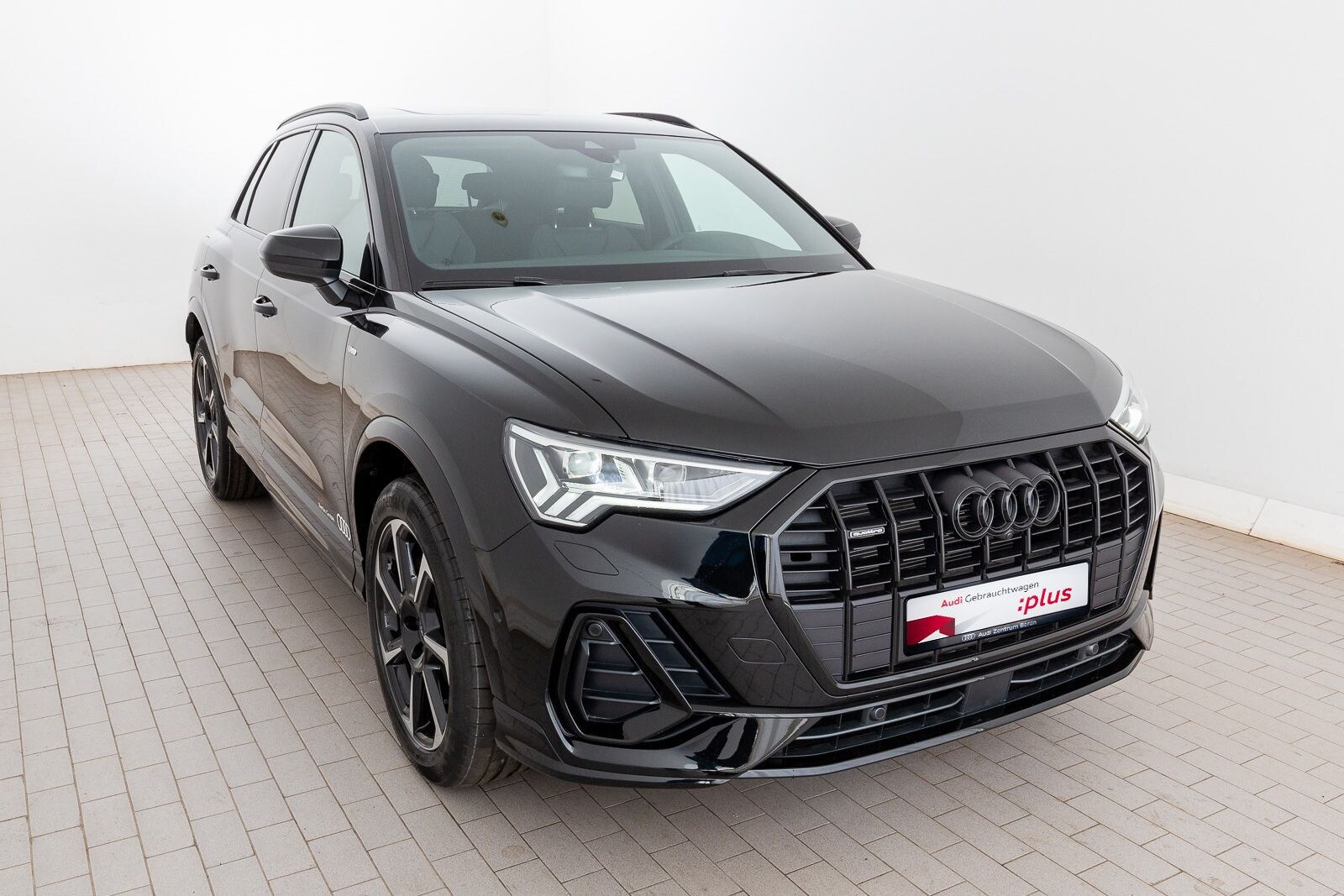 Image about Audi Q3 S line 45 TFSI quattro S tronic