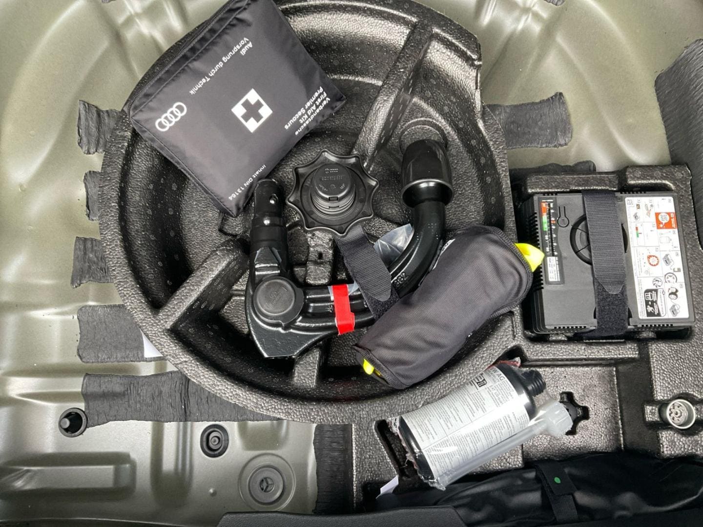 Bild über Audi A3 Sportback advanced 35 TFSI S tronic - für weitere Informationen kontaktieren Sie den Audi Partner