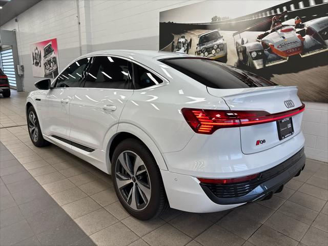 2024 AUDI Q8 - Image 8