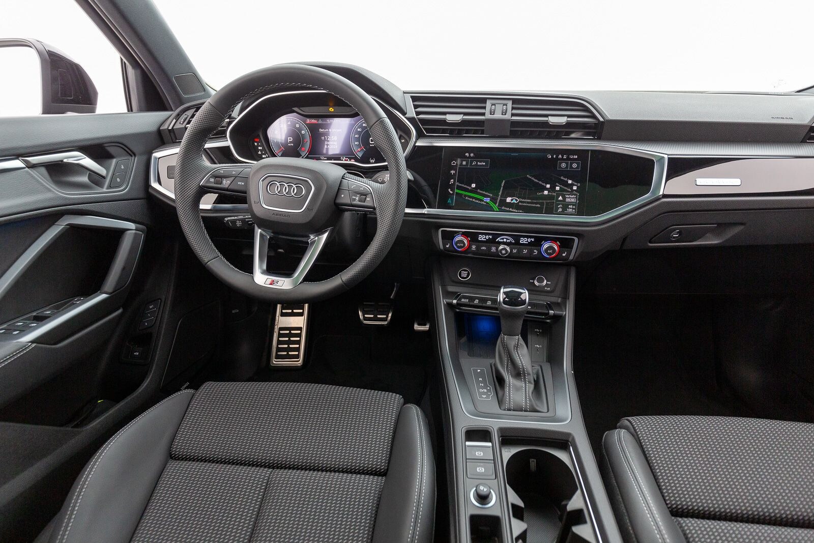 Image about Audi Q3 S line 45 TFSI quattro S tronic