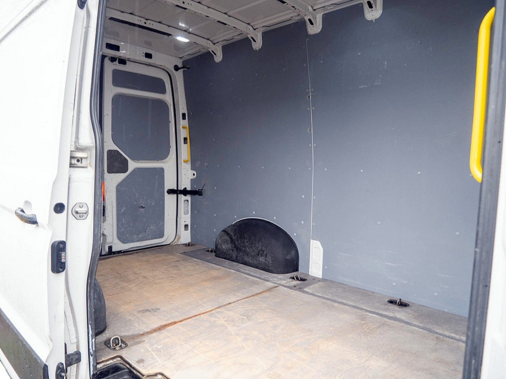 Volkswagen Crafter Kasten mittlerer Radstand