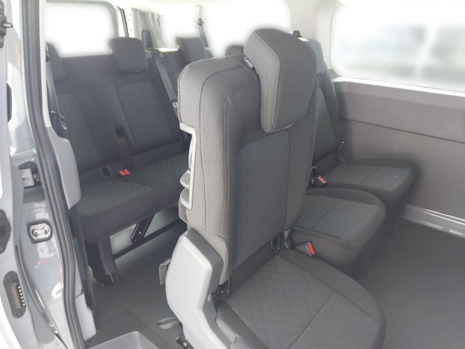 Volkswagen Transporter Kombi langer Radstand