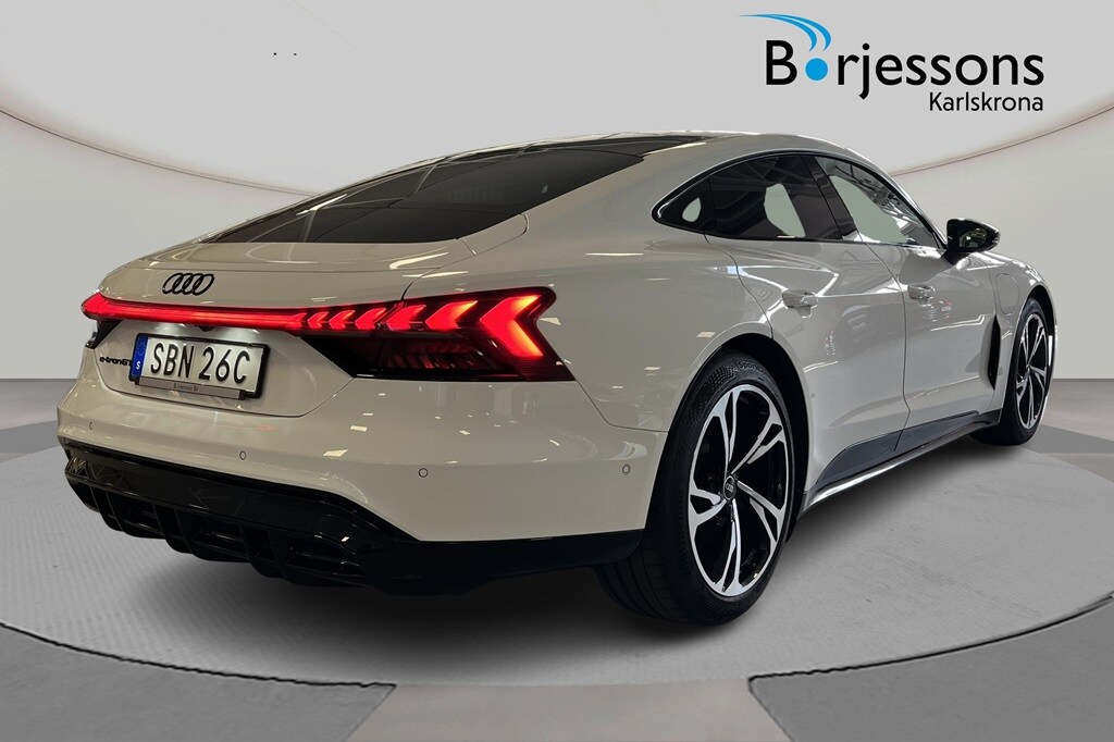 Bild som visar&nbsp;Audi e-tron GT&nbsp;e-tron GT quattro 350,00 kW - för mer information kontakta din Audi Partner