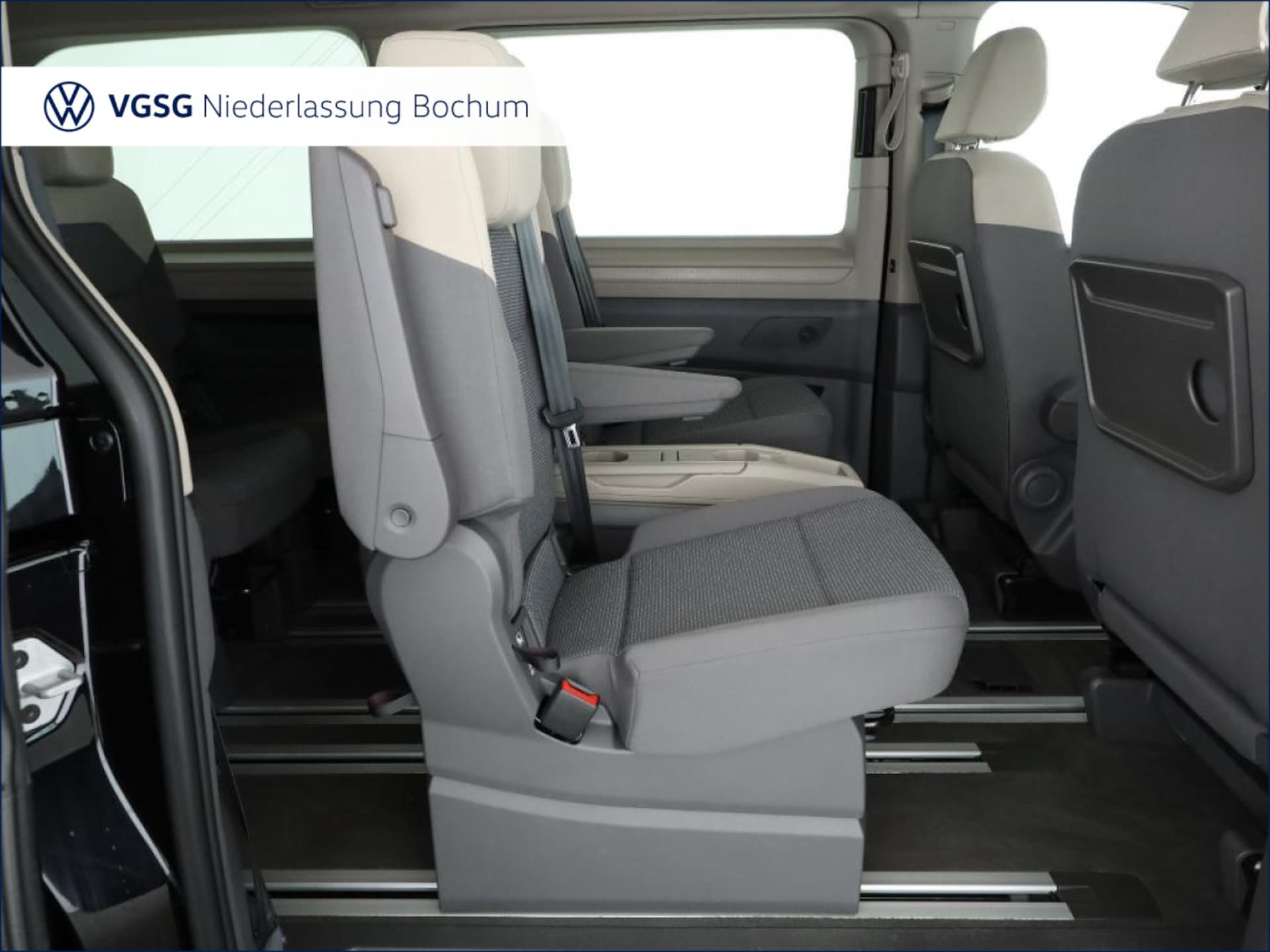 Volkswagen Multivan Langversion Basis-Modell