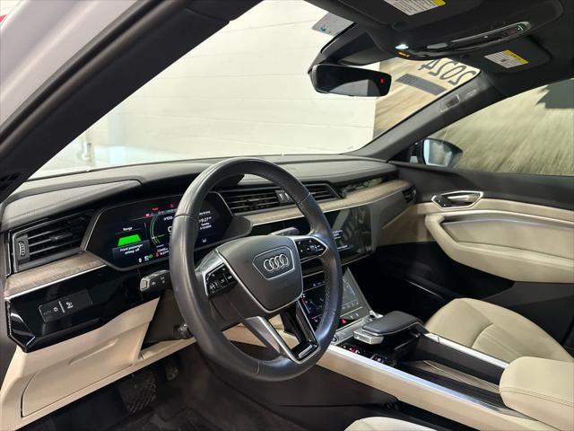 2024 AUDI Q8 - Image 10