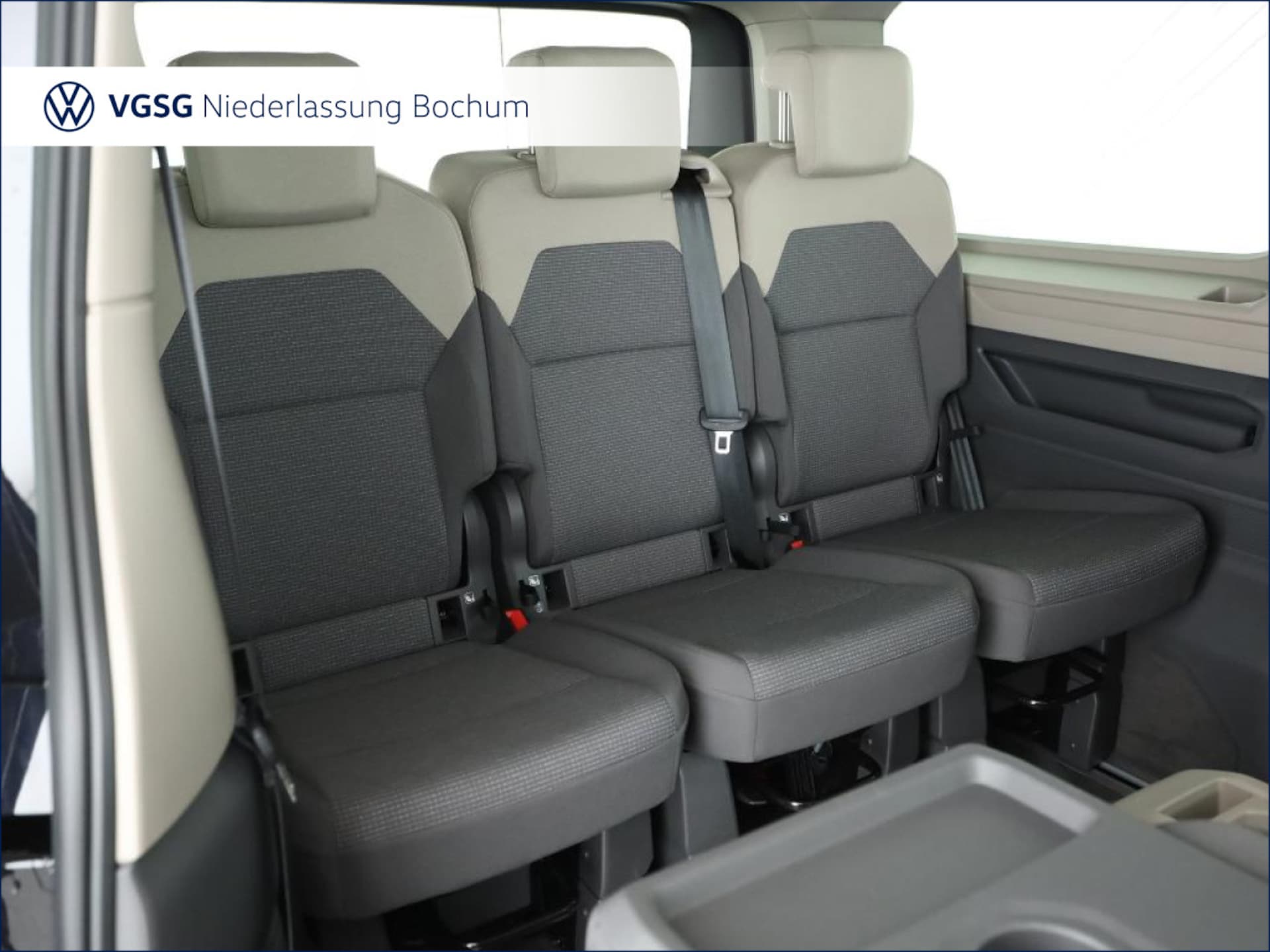 Volkswagen Multivan Langversion Basis-Modell