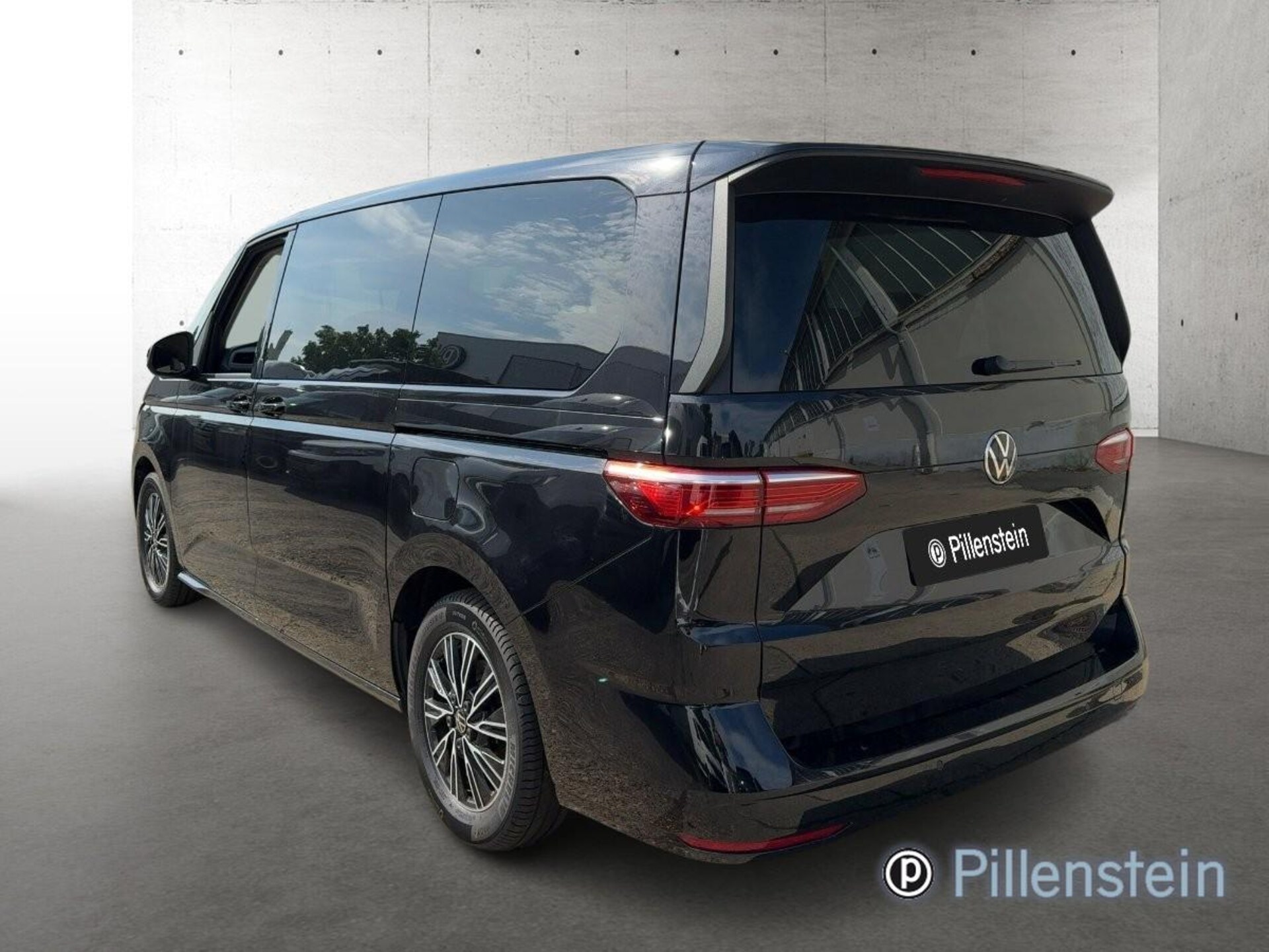 Volkswagen Multivan Langversion Basis-Modell