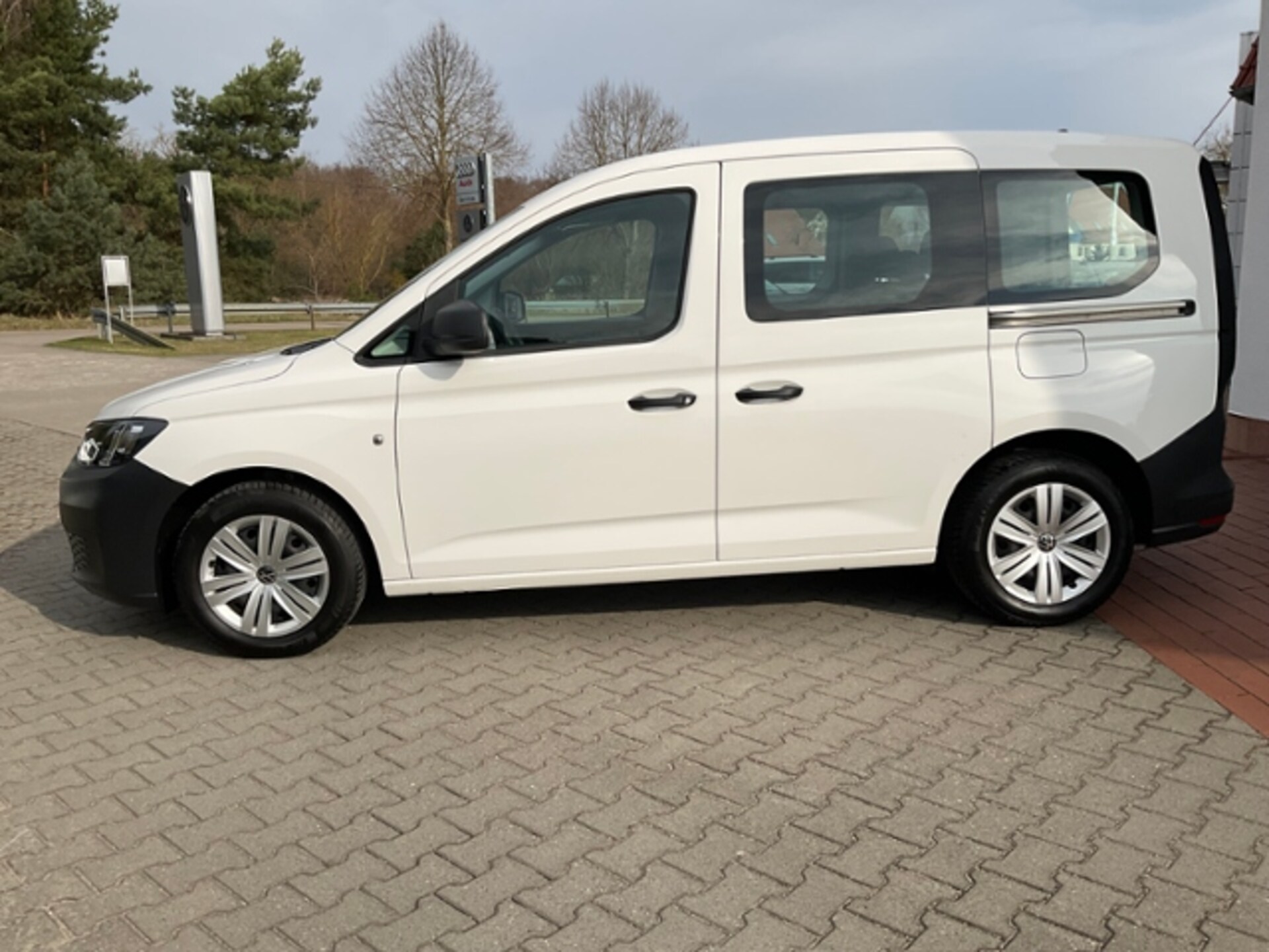 Volkswagen Caddy Kombi Basis-Modell